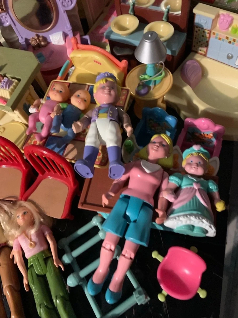 Vtg Fisher Price Loving Family Doll House Lot Furniture Bed Kitchen Characters